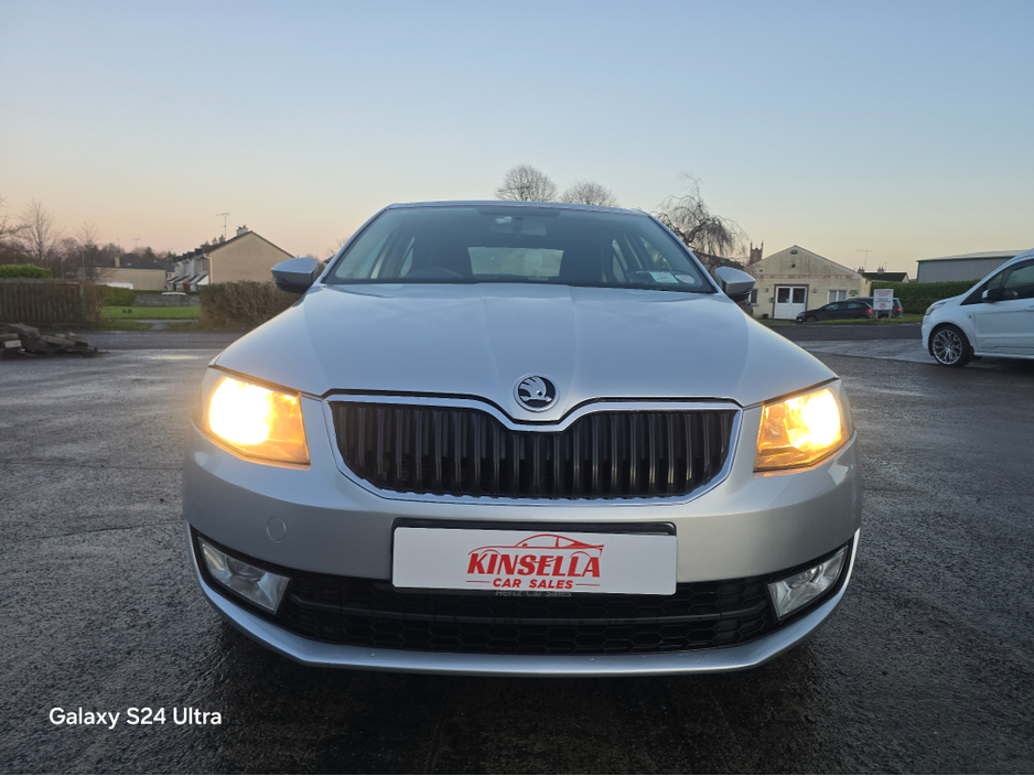 2015 Skoda Octavia AMBITION 1.6 TDI 105HP DSG 4 4DR AUTO €9,750