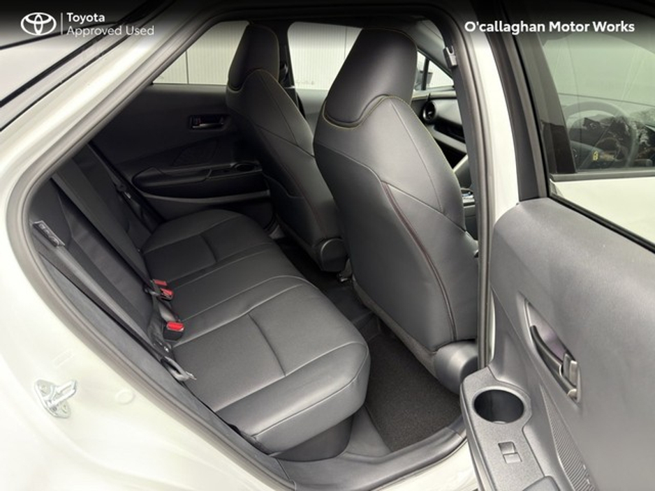 2025 Toyota C-HR - image 9