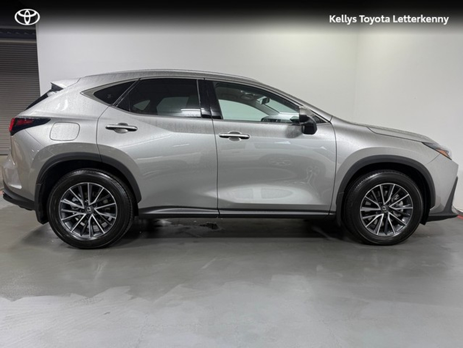 2025 Lexus NX 450 h+ - image 2