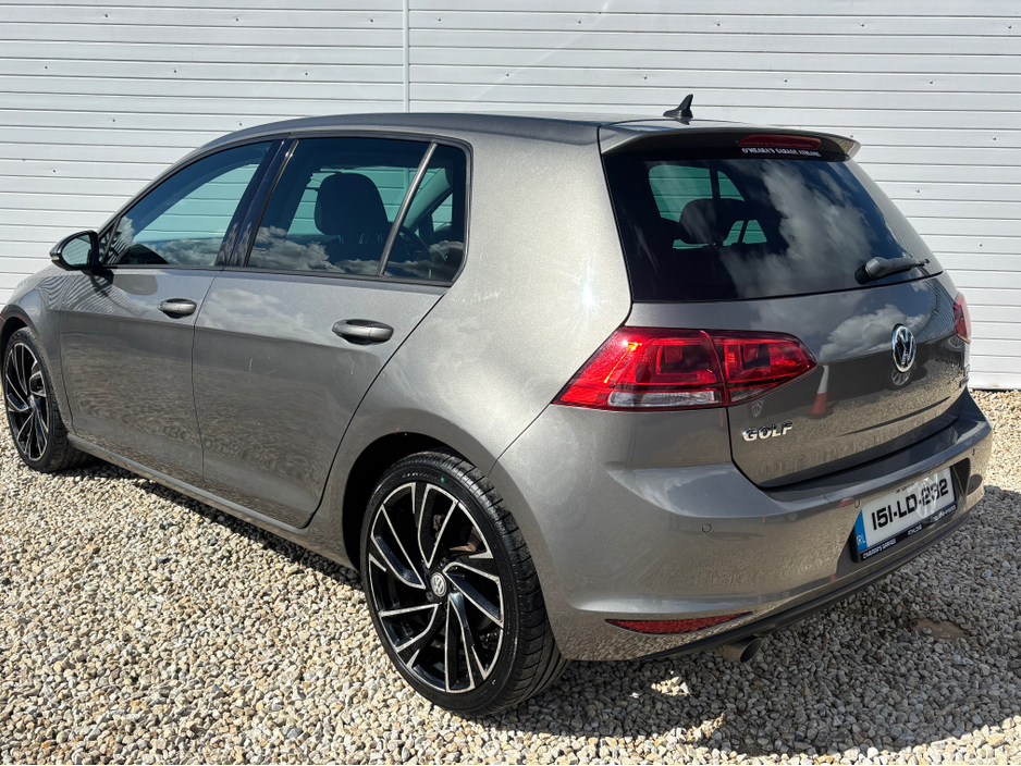 2015 Volkswagen Golf - image 13