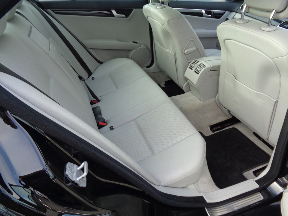2012 Mercedes-Benz C Class - image 8