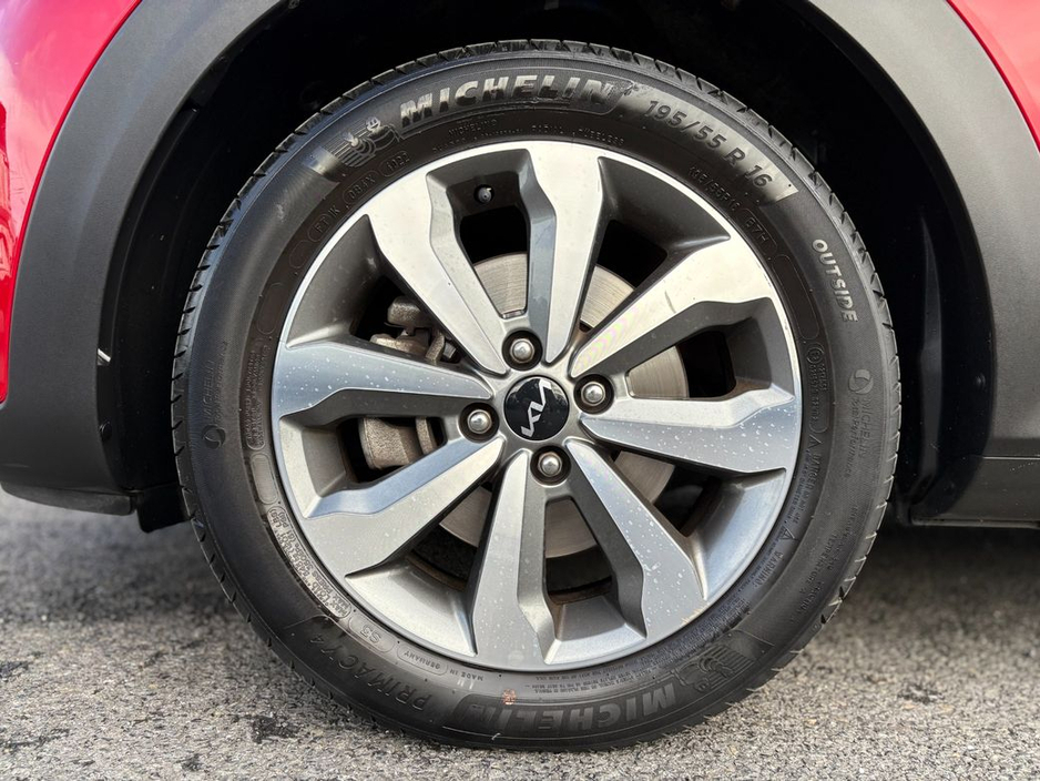 2023 Kia Stonic - image 4