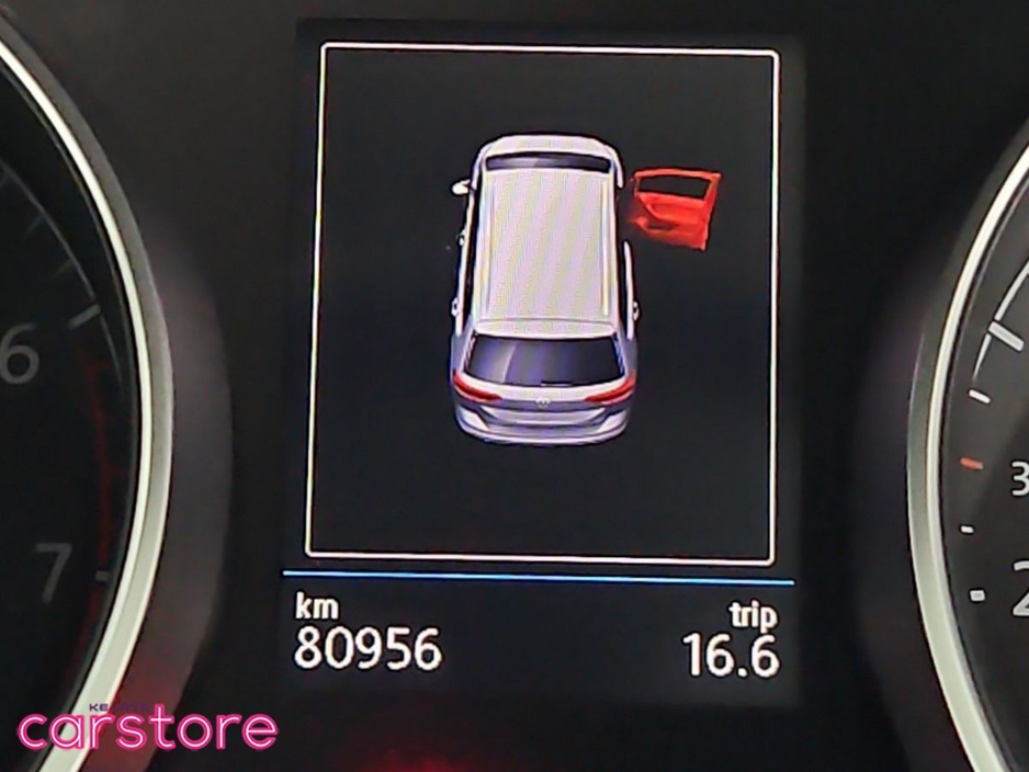 2020 Volkswagen Touran - image 20