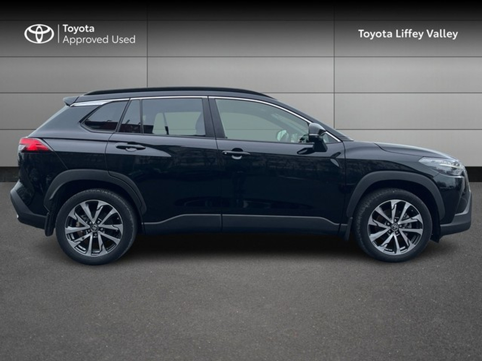 2023 Toyota Corolla Cross - image 3