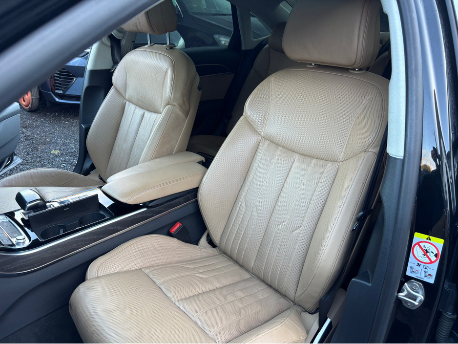 2019 Audi A8 - image 31