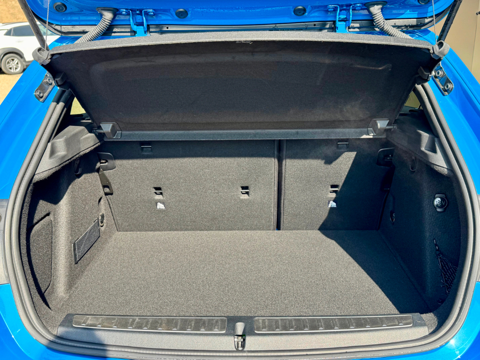 2020 BMW M1 - image 13