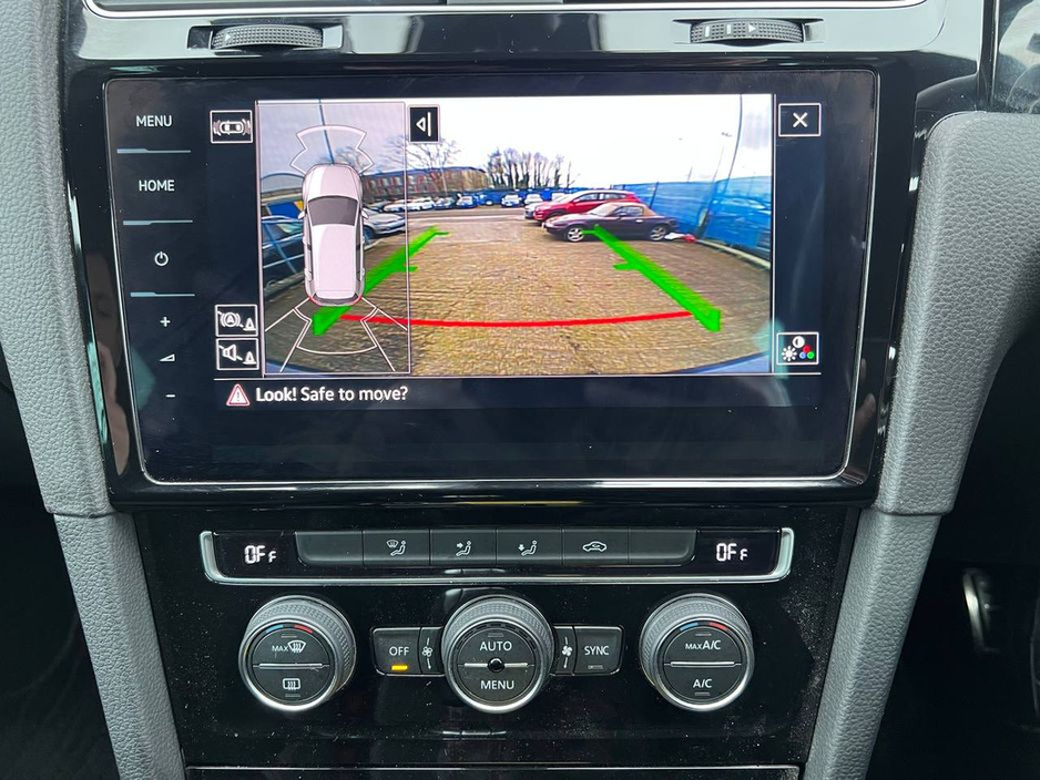 2020 Volkswagen Golf - image 7