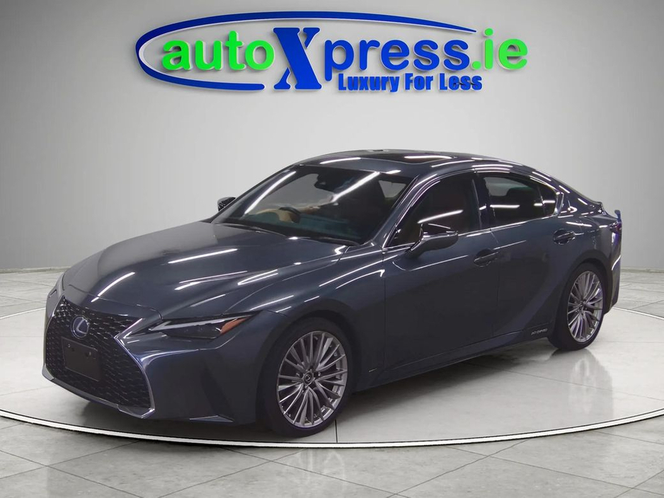 2021 Lexus IS 300 h Panoramic Sunroof VERSION L