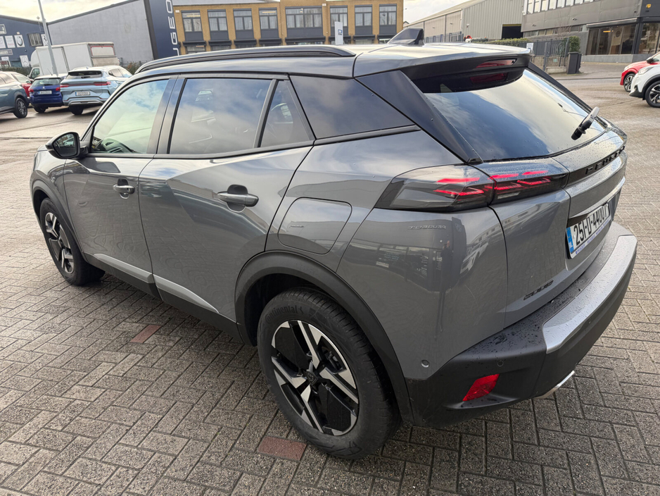 2025 Peugeot 2008 - image 6