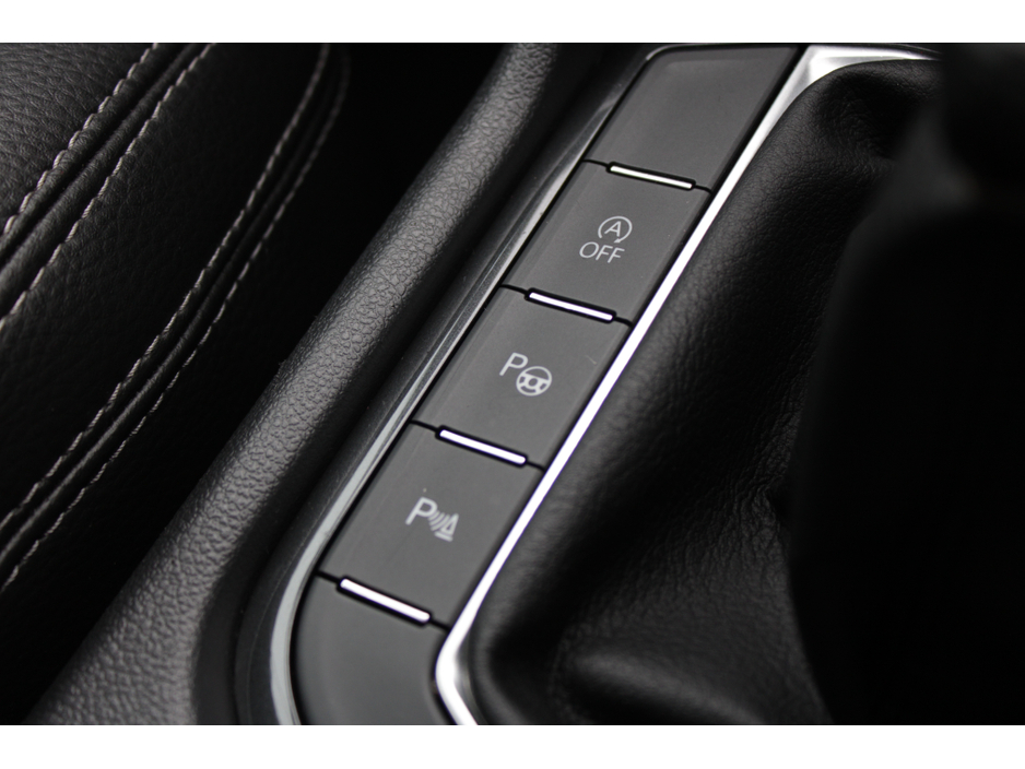 2017 Volkswagen Tiguan - image 16