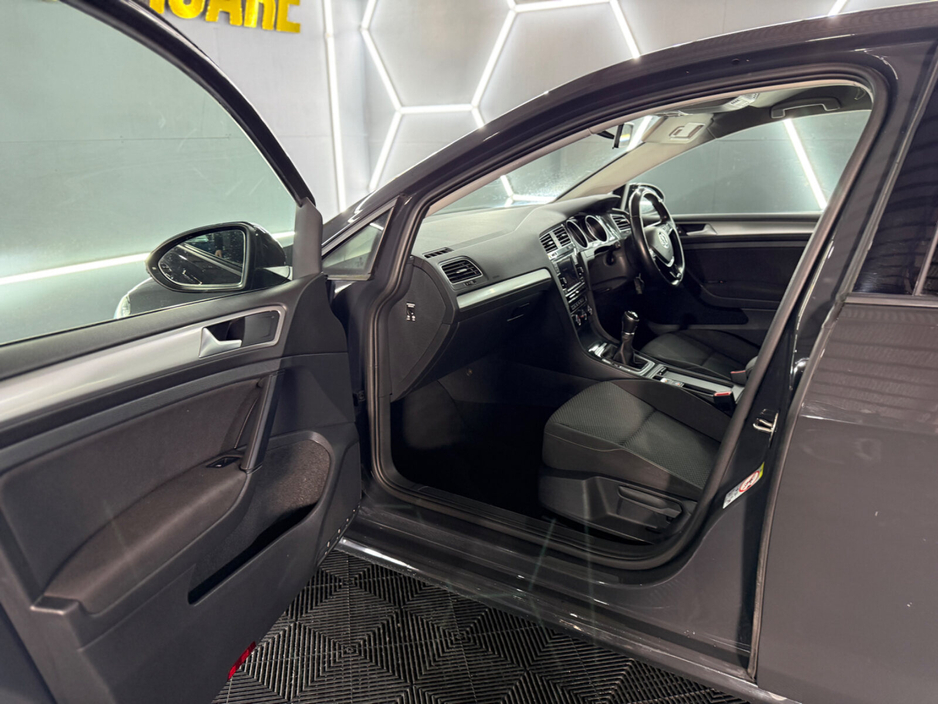 2019 Volkswagen Golf - image 18