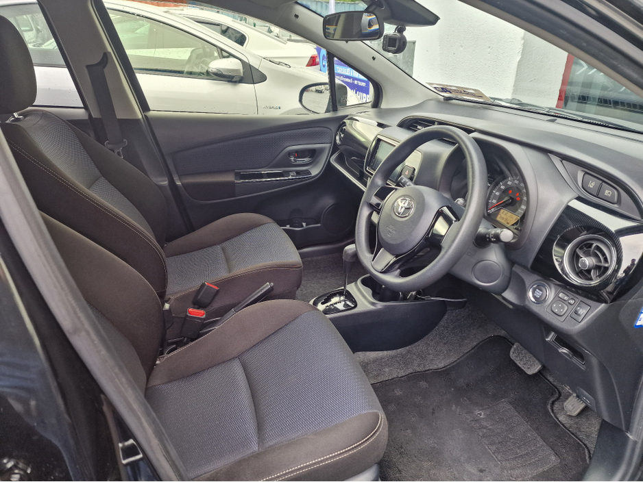 2018 Toyota Yaris - image 15