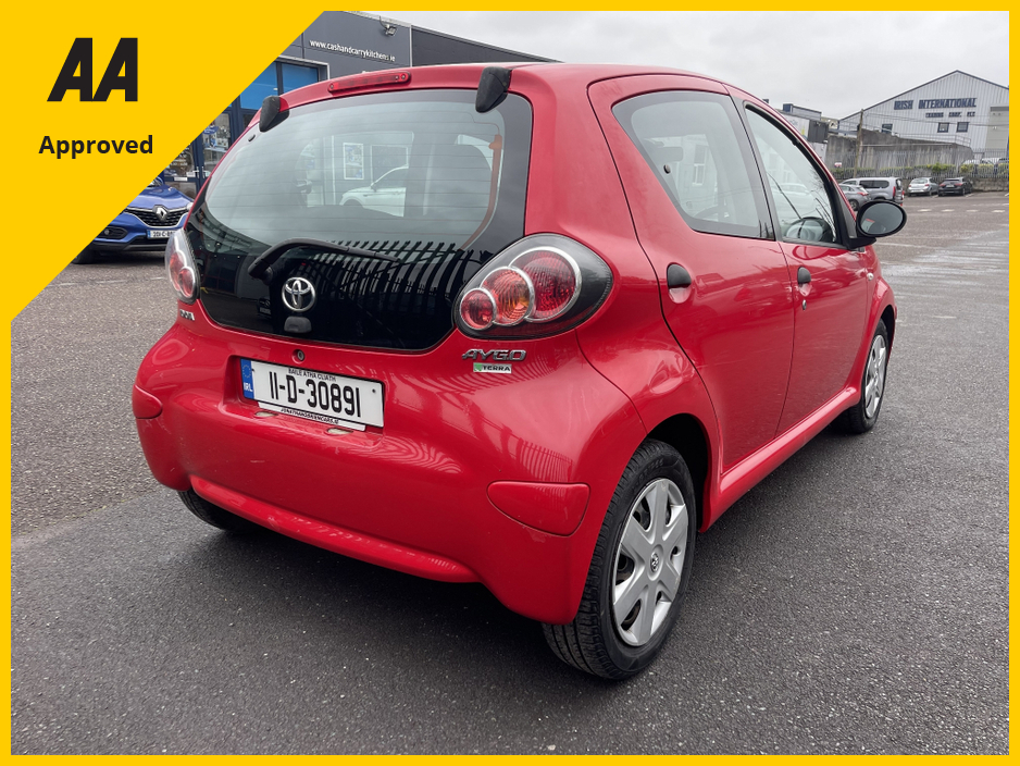 2011 Toyota Aygo - image 13