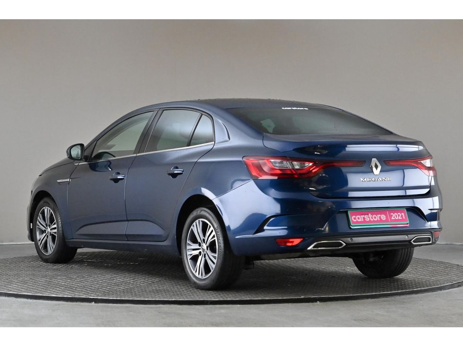 2021 Renault Megane - image 7