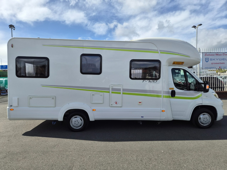 2015 Auto-Trail F-Line - image 4