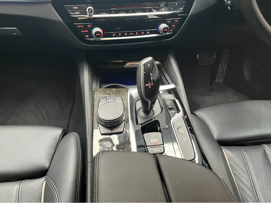 2018 BMW 5 Series - image 21