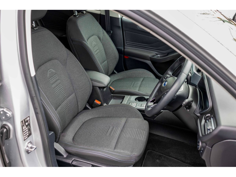 2020 Ford Focus - image 19