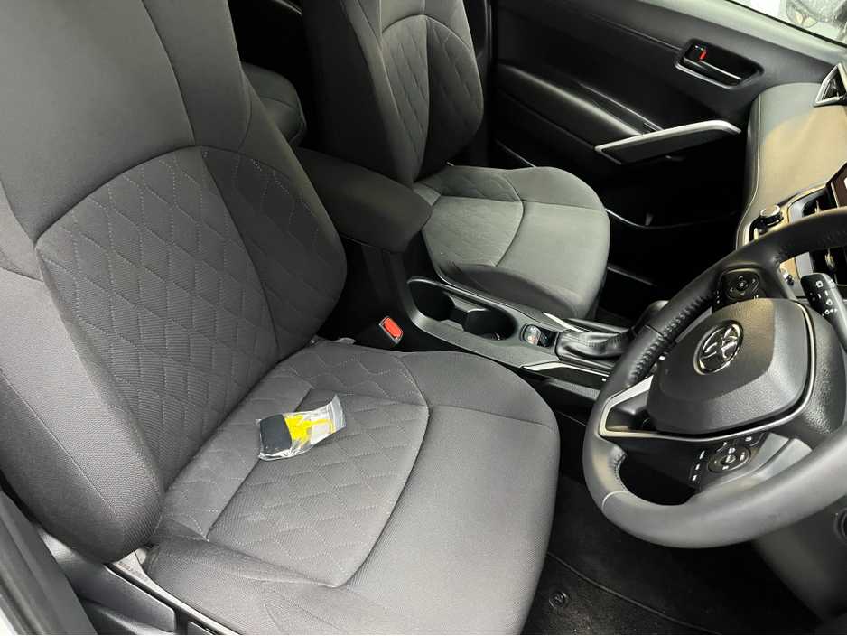 2024 Toyota Corolla Cross - image 9