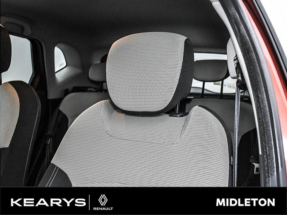 2020 Renault Captur - image 11