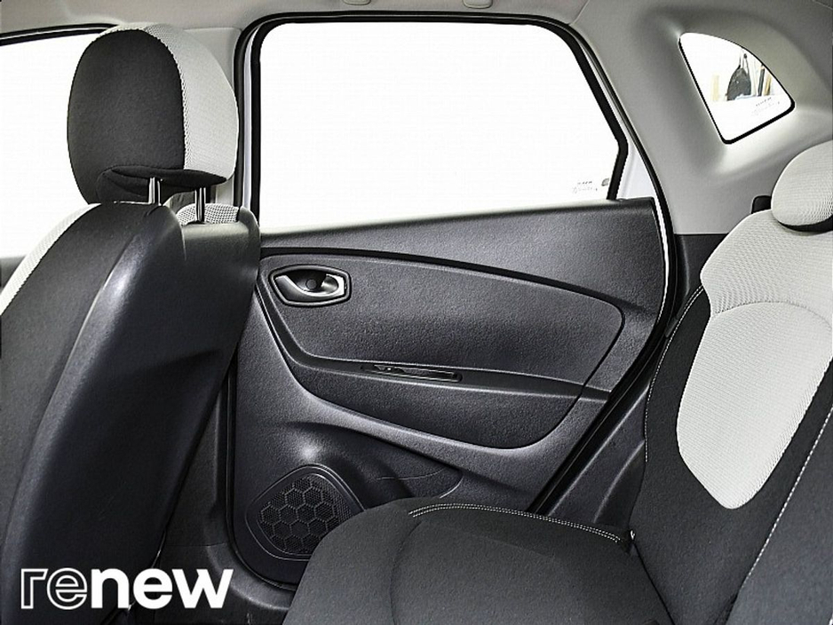 2019 Renault Captur - image 11