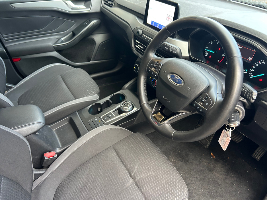 2023 Ford Focus - image 6