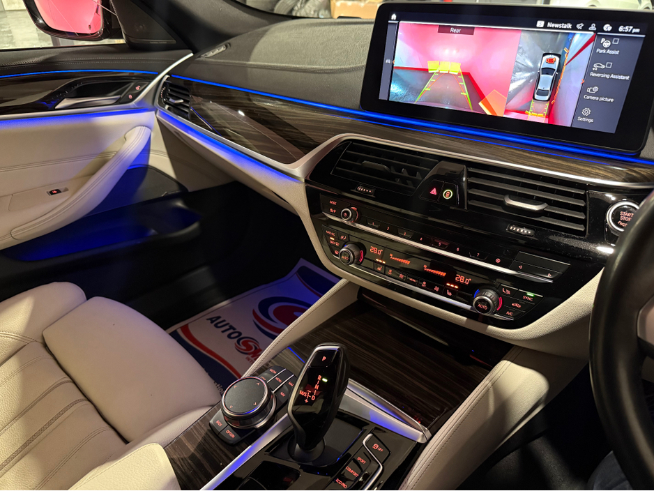 2023 BMW 5 Series - image 9