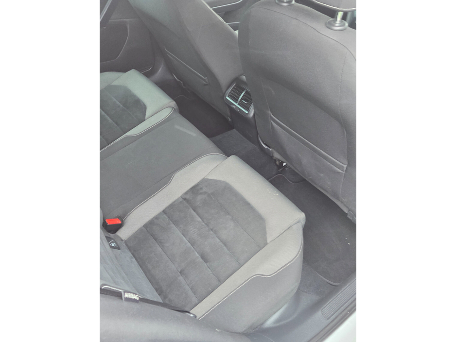 2016 Volkswagen Golf - image 13