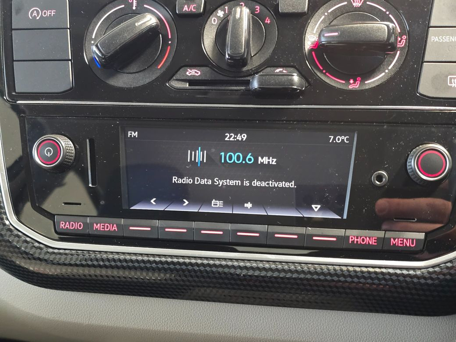 2019 Volkswagen up! - image 11