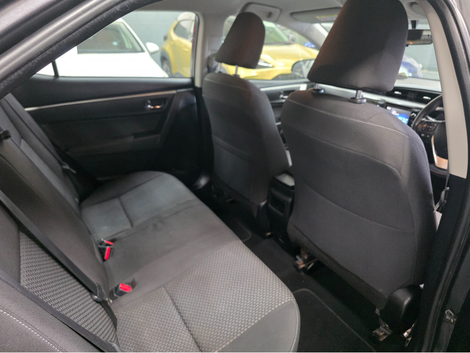 2015 Toyota Corolla - image 13