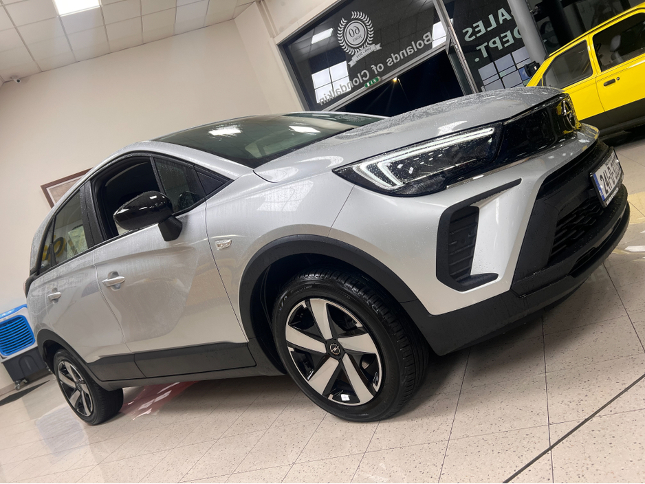 2024 Opel Crossland X *Only 12000 Kms* As New Petrol Manual High Spec 2024 Opel Crossland Rear View Camera Apple Car Play www.bolands.ie Est.1955 €21,950