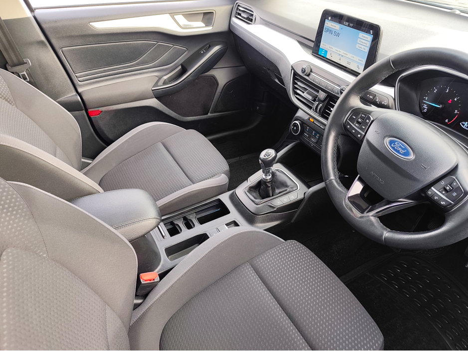 2019 Ford Focus - image 7