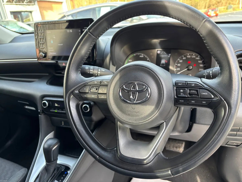 2023 Toyota Yaris 1.5 Hybrid 5Dr Luna €19,950