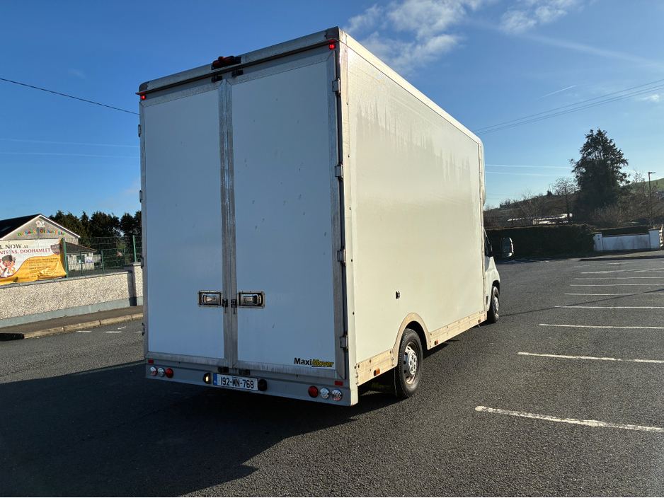 2019 Peugeot Boxer - image 4