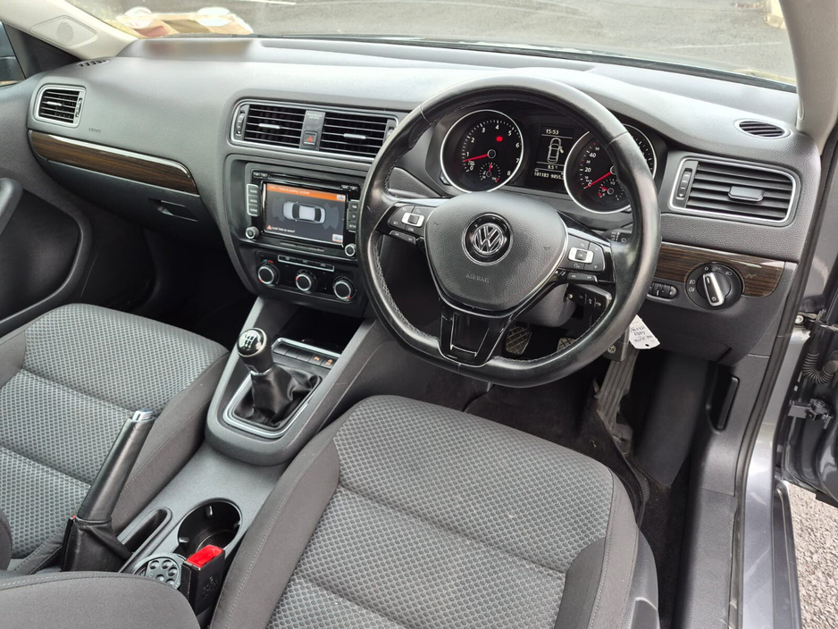 2015 Volkswagen Jetta - image 22