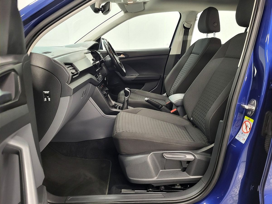 2020 Volkswagen T-Cross - image 7