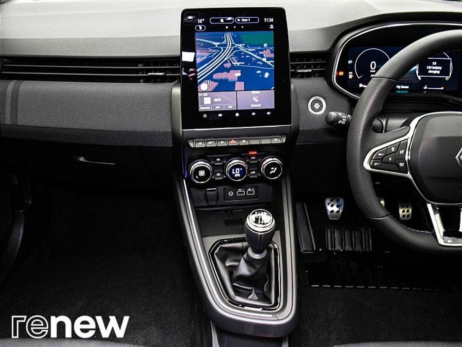 2025 Renault Clio - image 26