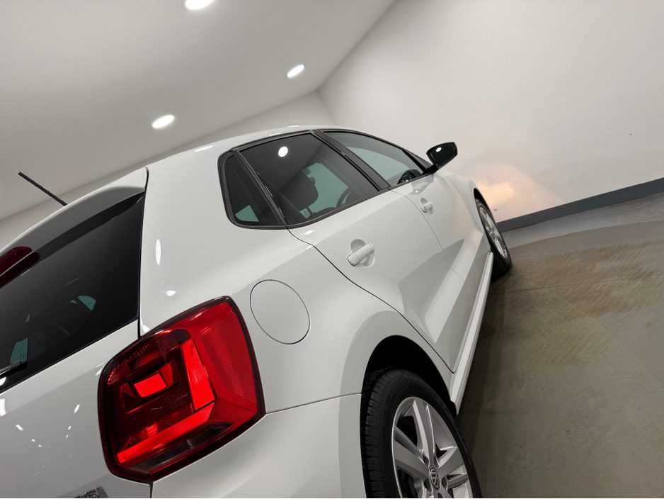 2017 Volkswagen Polo - image 11