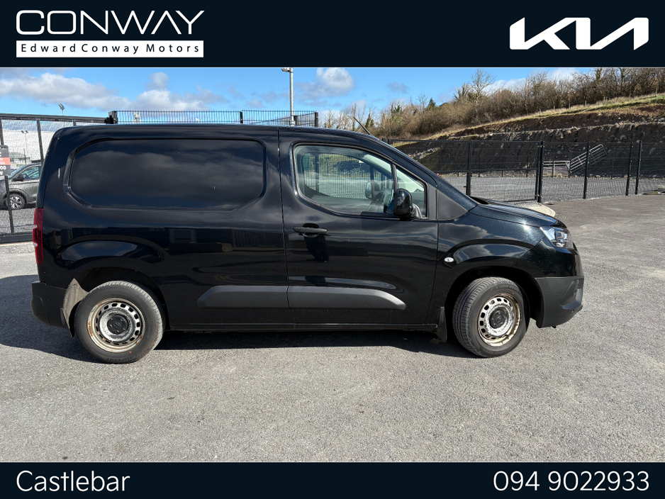 2022 Toyota Proace - image 7