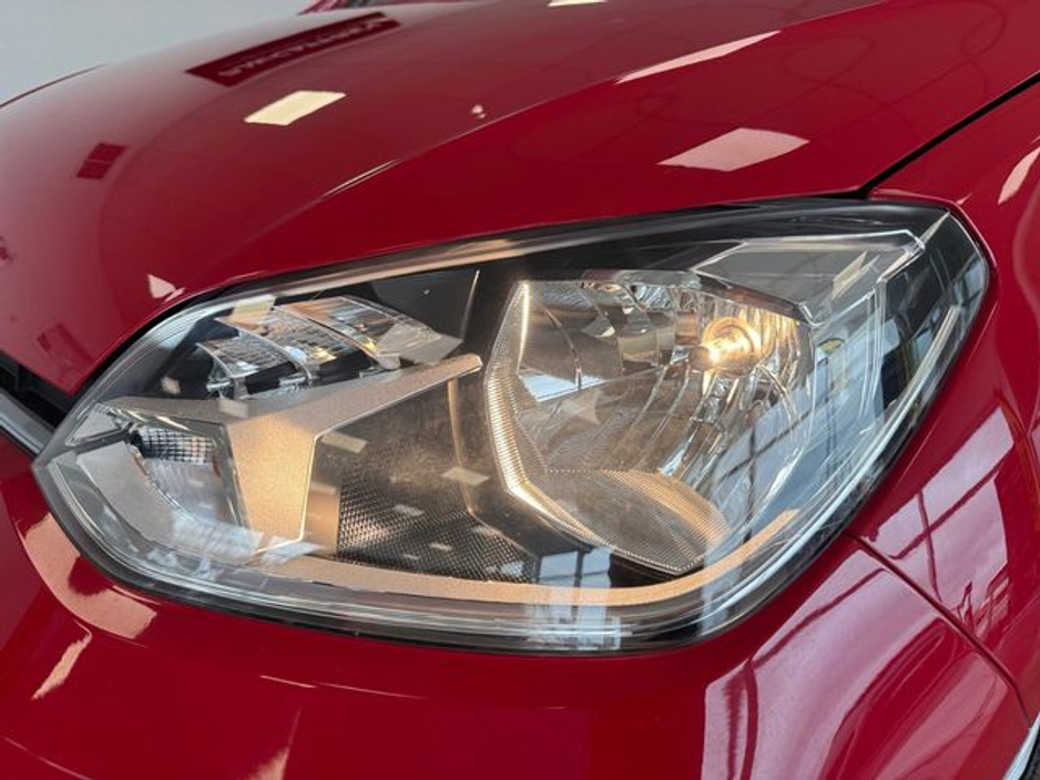 2017 Volkswagen up! - image 20