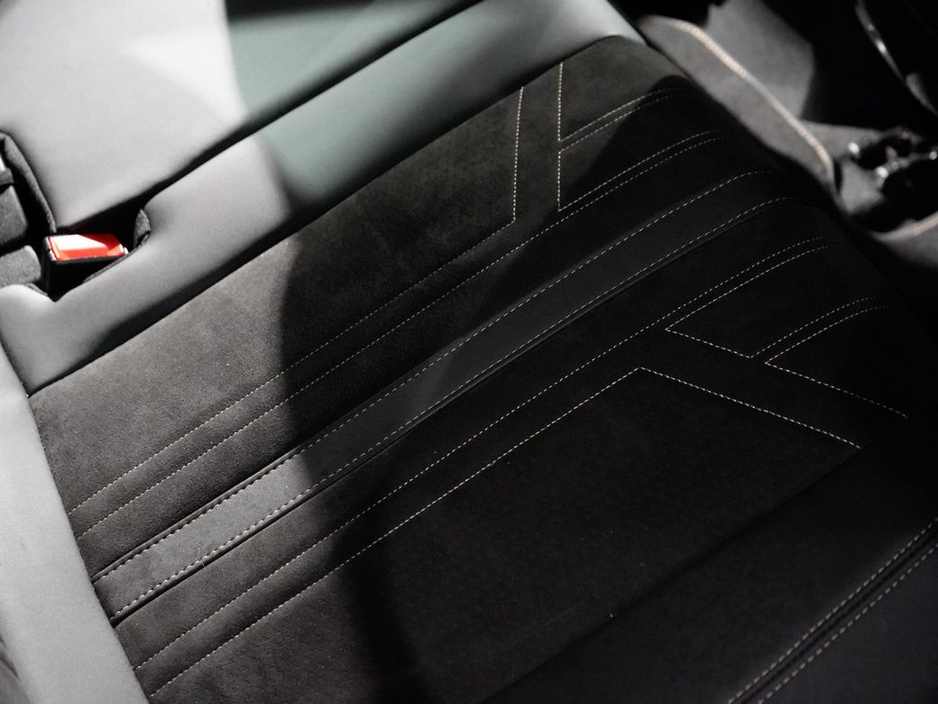 2021 Peugeot 3008 - image 13