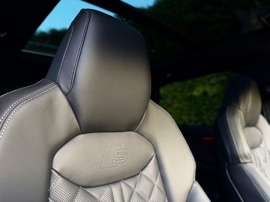 2026 Audi SQ7 - image 14