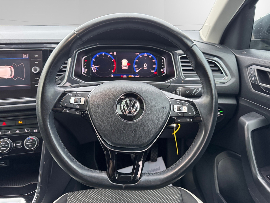 2018 Volkswagen T-Roc SPORT 1.5 TSI MANUAL GLASS ROOF €17,999