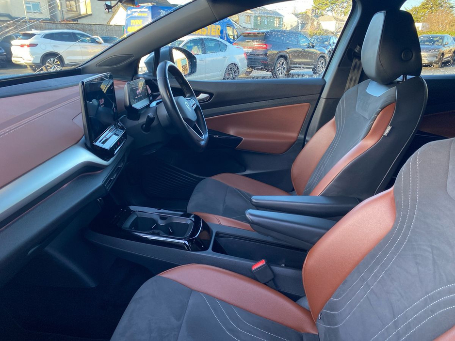 2023 Volkswagen ID.5 - image 14