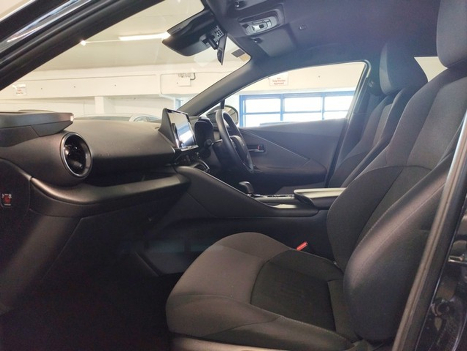 2024 Toyota C-HR - image 6