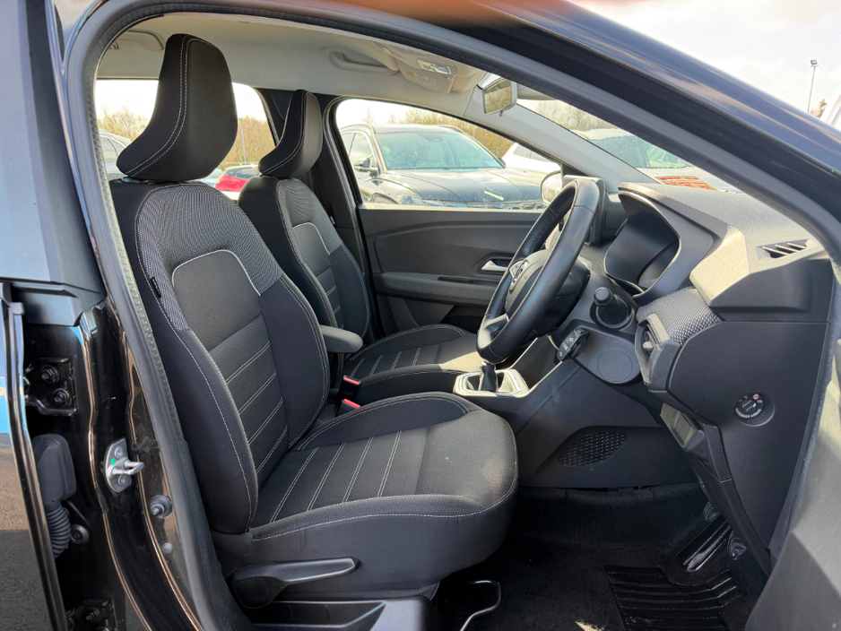 2022 Dacia Jogger - image 5