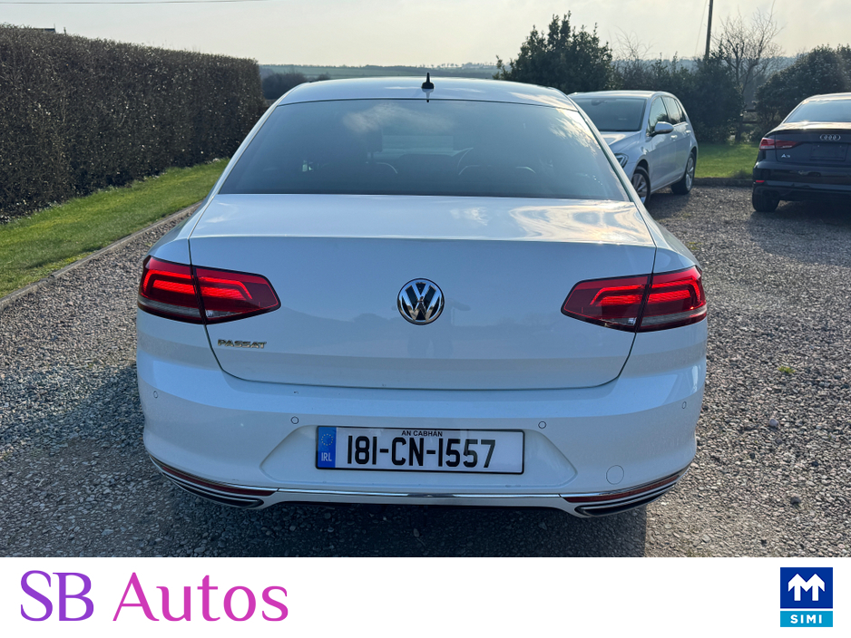 2018 Volkswagen Passat - image 8