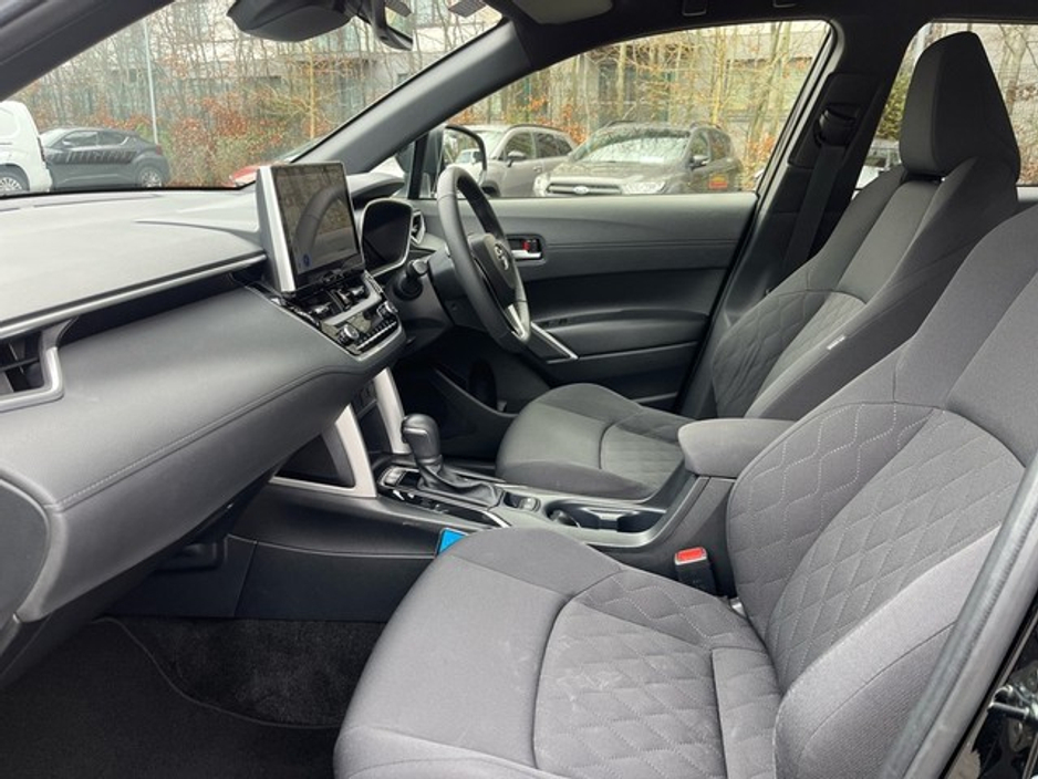 2022 Toyota Corolla Cross COROLLA CROSS 2.0 LUNA SPORT €32,950