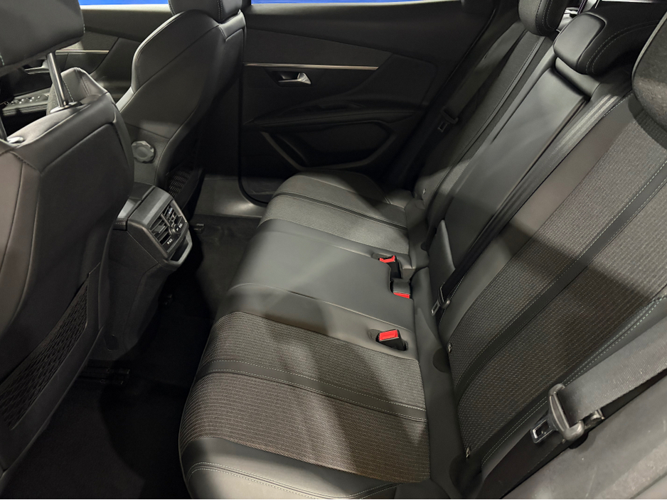 2022 Peugeot 3008 - image 14