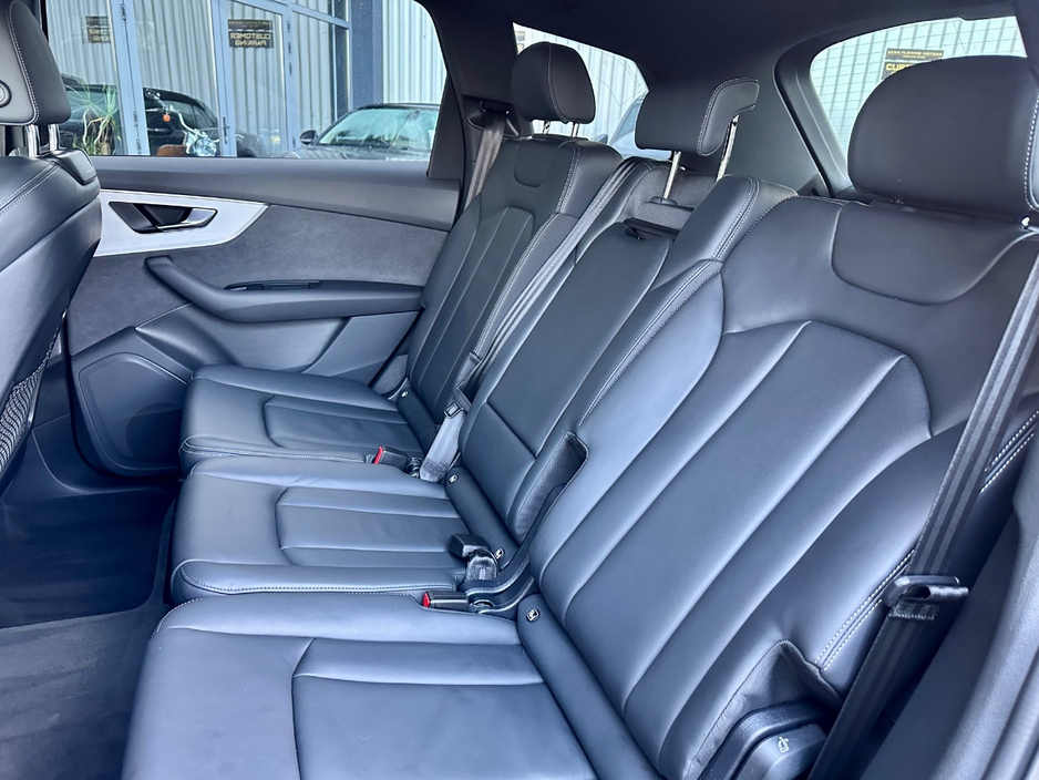 2025 Audi Q7 - image 13