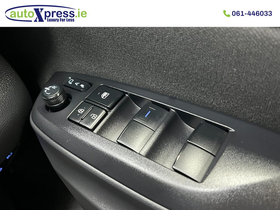 2021 Toyota Yaris - image 23